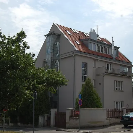 Ubytovani Na Hanspaulce Apartment